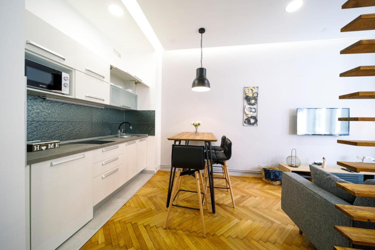 Leon, Gajeva 7 Zagreb