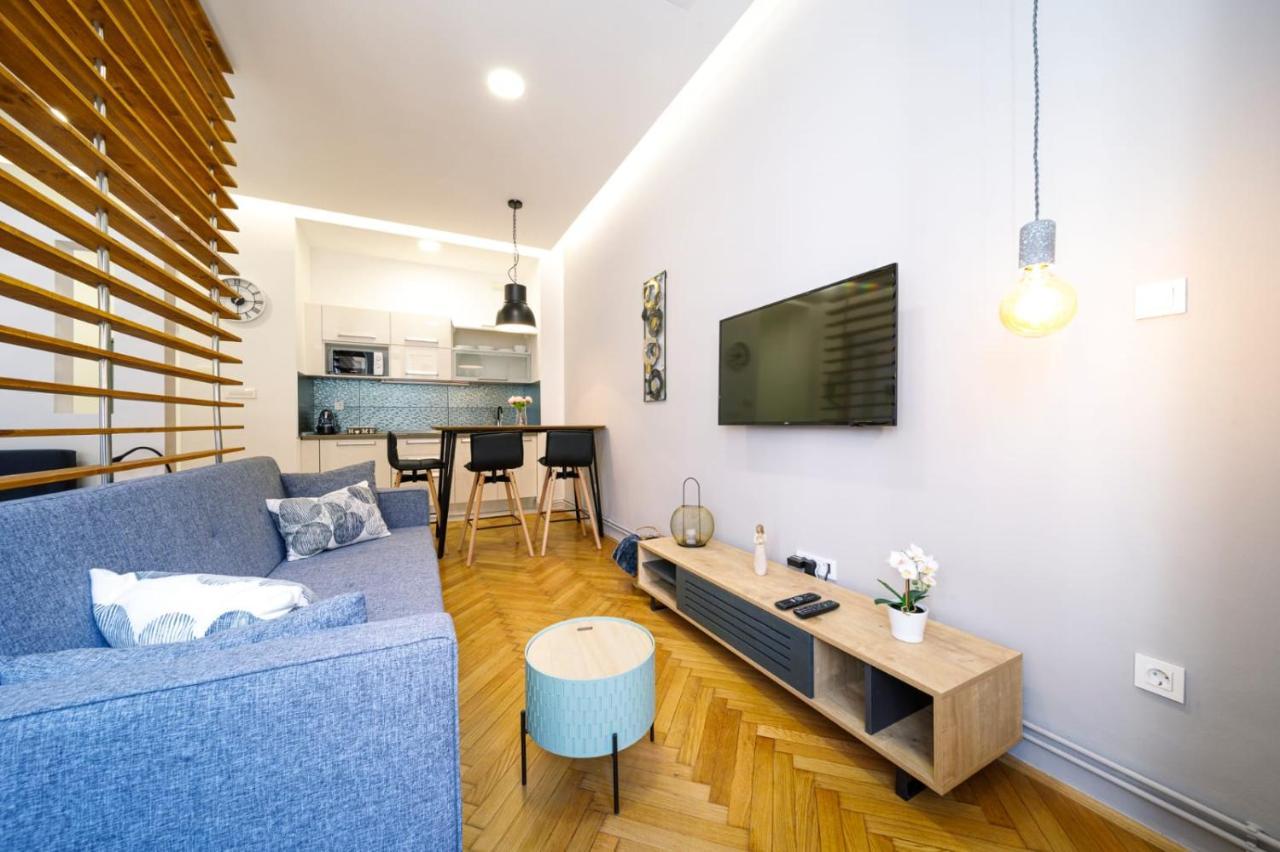 Leon, Gajeva 7 * Zagreb